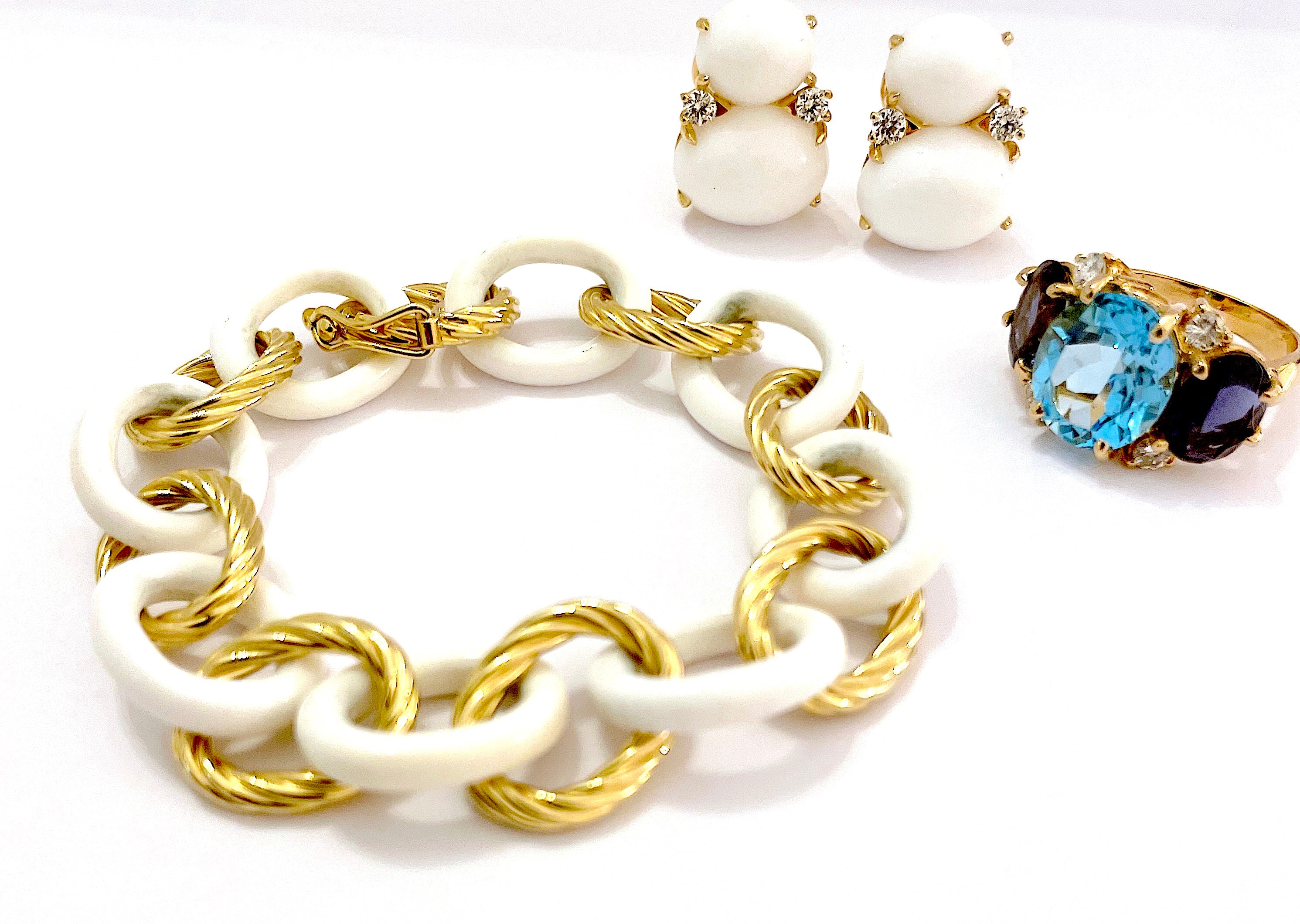 Elegant Gold Creole Earring by David Webb