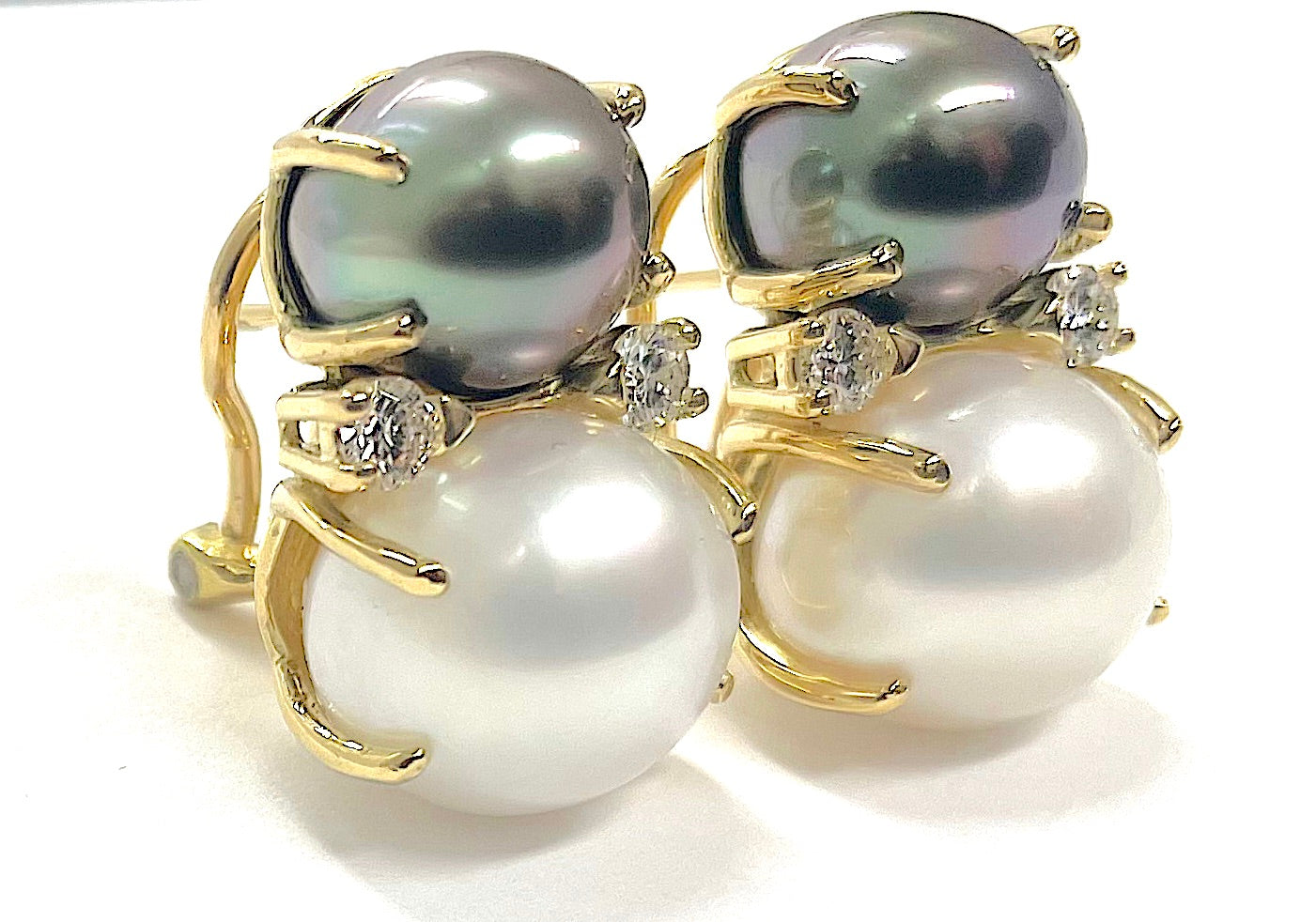 Elegant Gold Creole Earring by David Webb