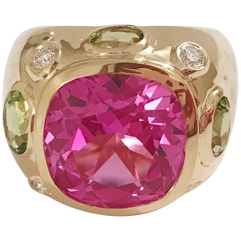 The BONHEUR Ring: 18kt Yellow Gold Domed Ring