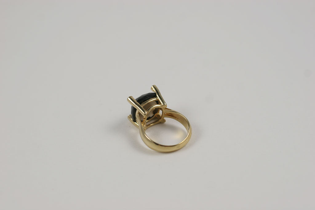 18kt Yellow Gold faceted Cushion Ring with Smoky Topaz and Diamonds